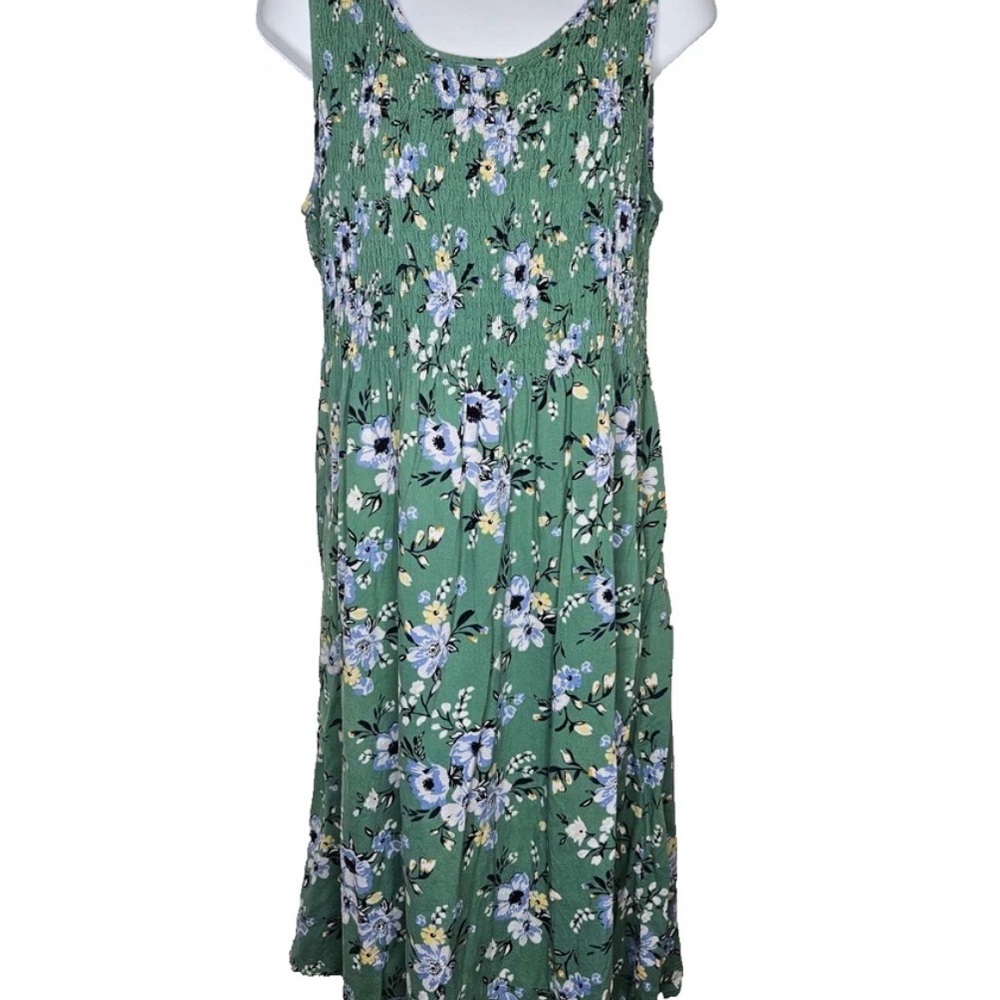 Croft & Barrow Cottagecore  midi dress in a green and white floral Size MP